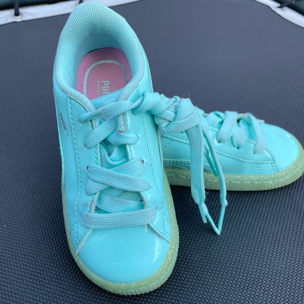 Little girl Puma sneakers